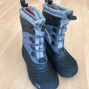 North Face Alpenglow IV Snow Boots Size 4